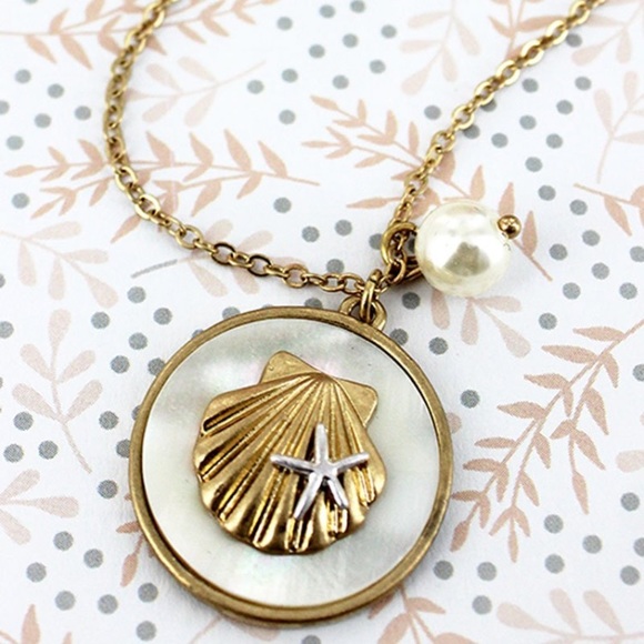 3/$25 Faux Mother of Pearl Seashell Mermaidcore Necklace - Picture 2 of 2